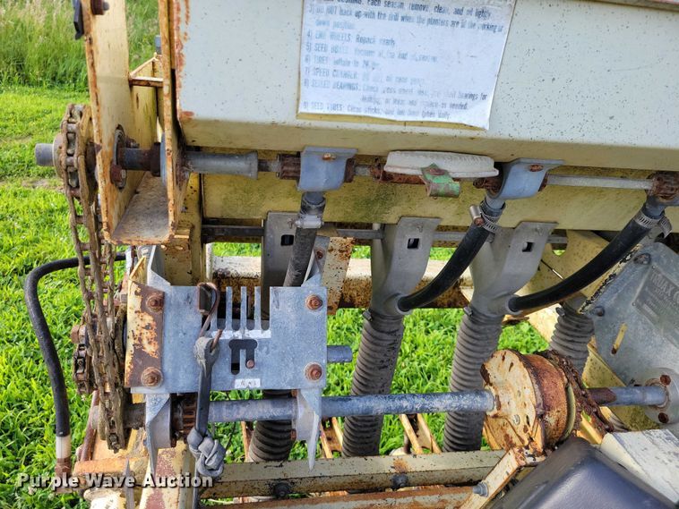 image for item DX7168 Truax FLX-812 no-till grain drill