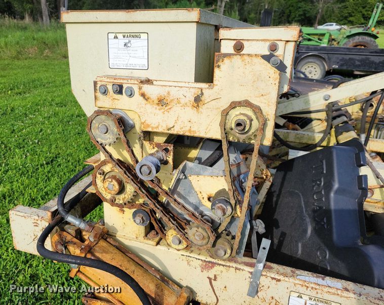 image for item DX7168 Truax FLX-812 no-till grain drill
