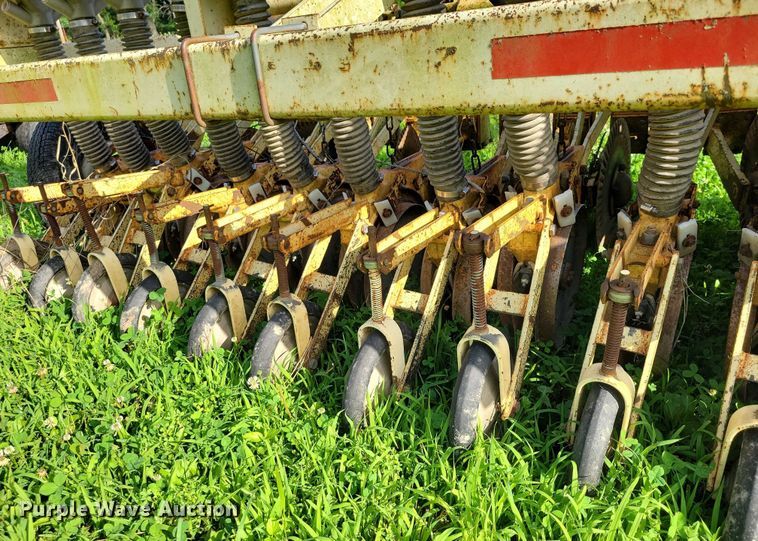 image for item DX7168 Truax FLX-812 no-till grain drill