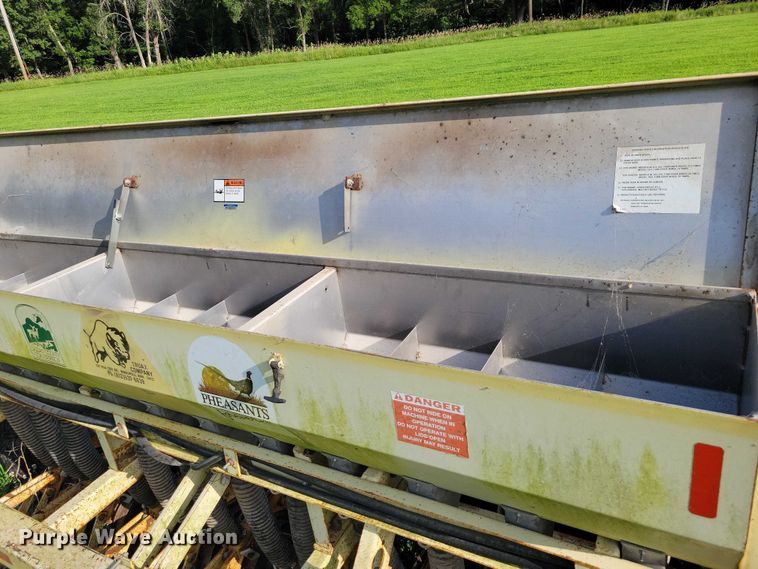 image for item DX7168 Truax FLX-812 no-till grain drill