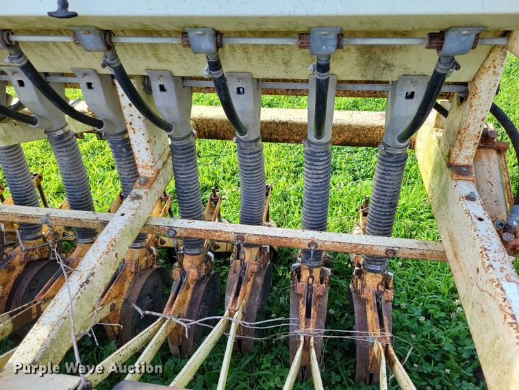 image for item DX7168 Truax FLX-812 no-till grain drill