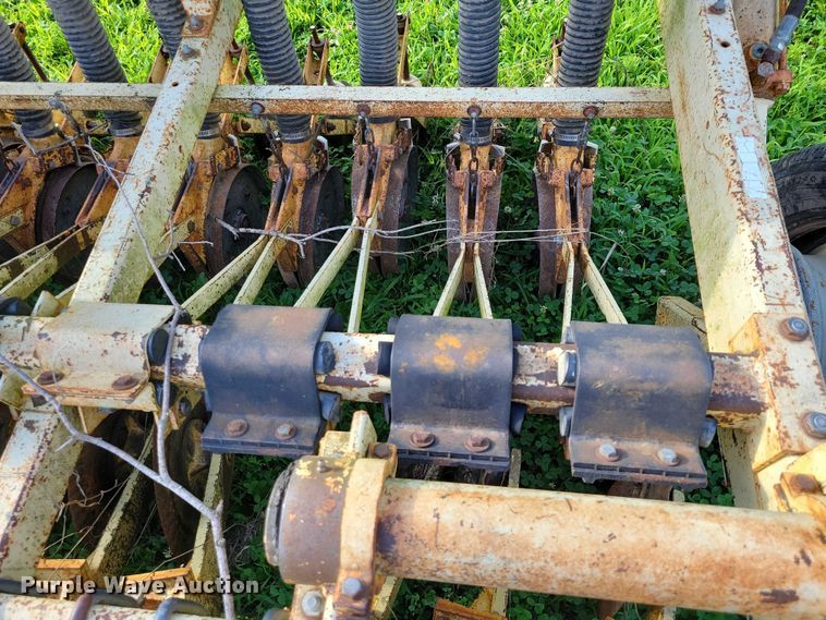 image for item DX7168 Truax FLX-812 no-till grain drill