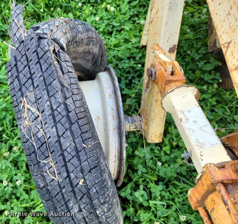 image for item DX7168 Truax FLX-812 no-till grain drill