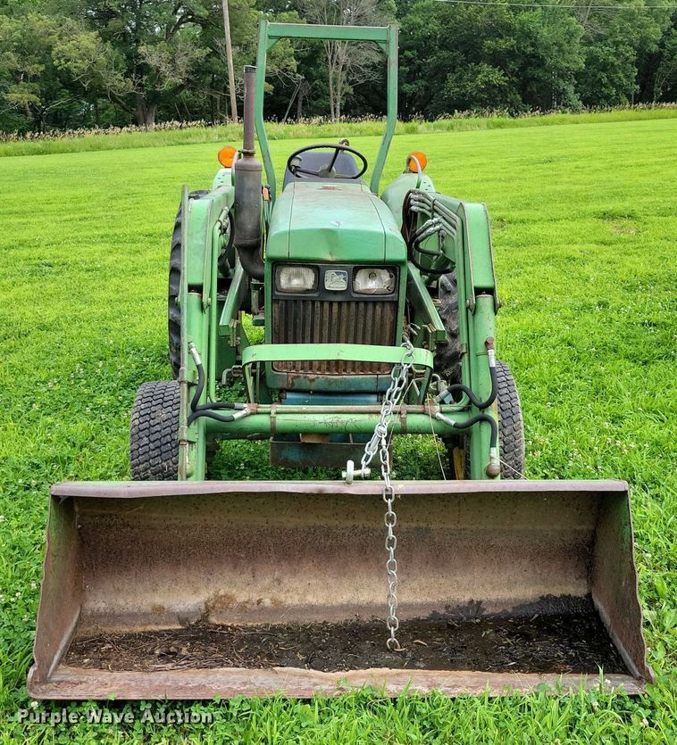 image for item DX7171 1984 John Deere 950 tractor