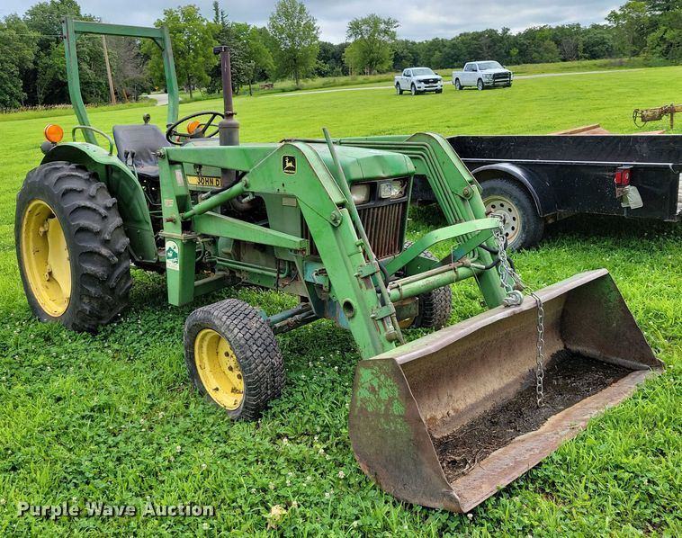image for item DX7171 1984 John Deere 950 tractor
