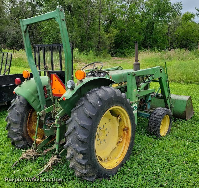 image for item DX7171 1984 John Deere 950 tractor