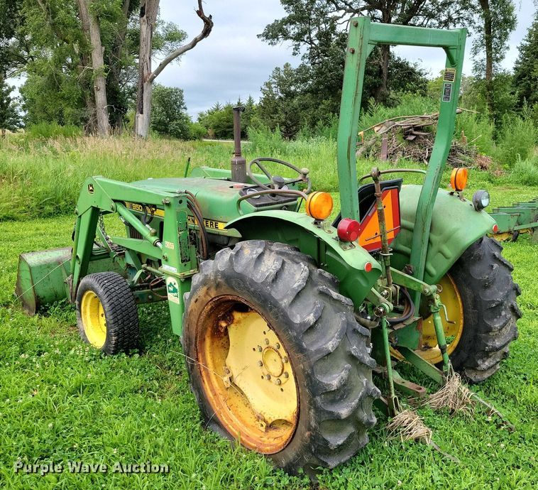 image for item DX7171 1984 John Deere 950 tractor