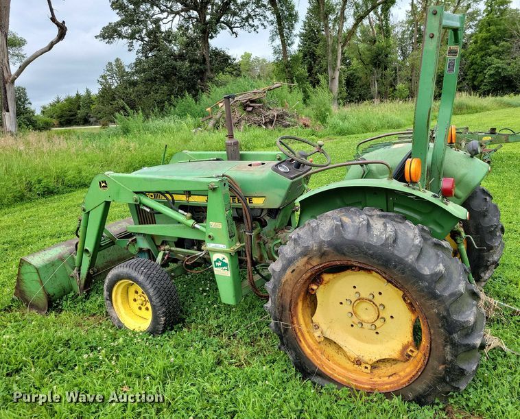 image for item DX7171 1984 John Deere 950 tractor