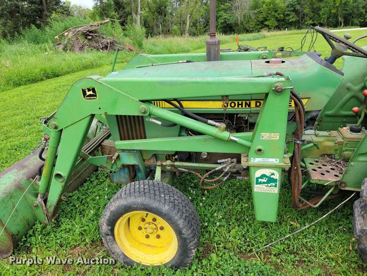 image for item DX7171 1984 John Deere 950 tractor
