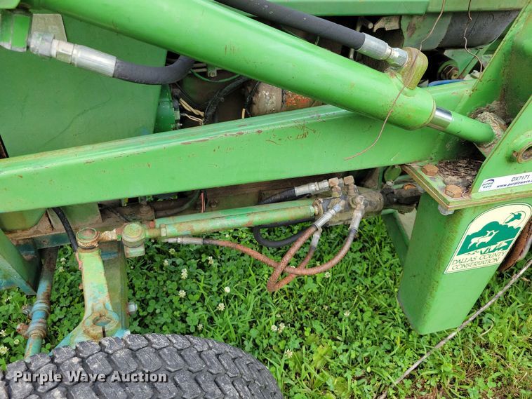 image for item DX7171 1984 John Deere 950 tractor