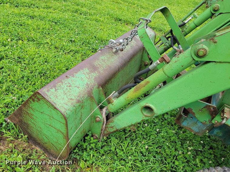 image for item DX7171 1984 John Deere 950 tractor