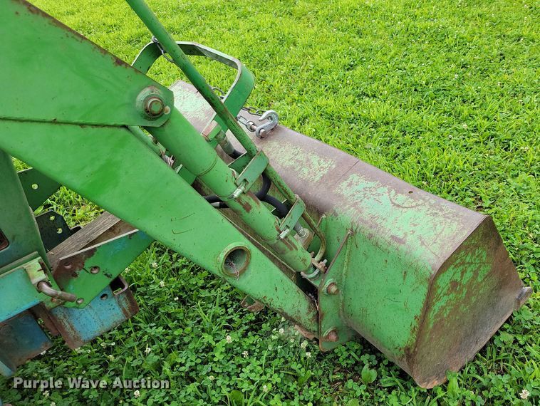 image for item DX7171 1984 John Deere 950 tractor