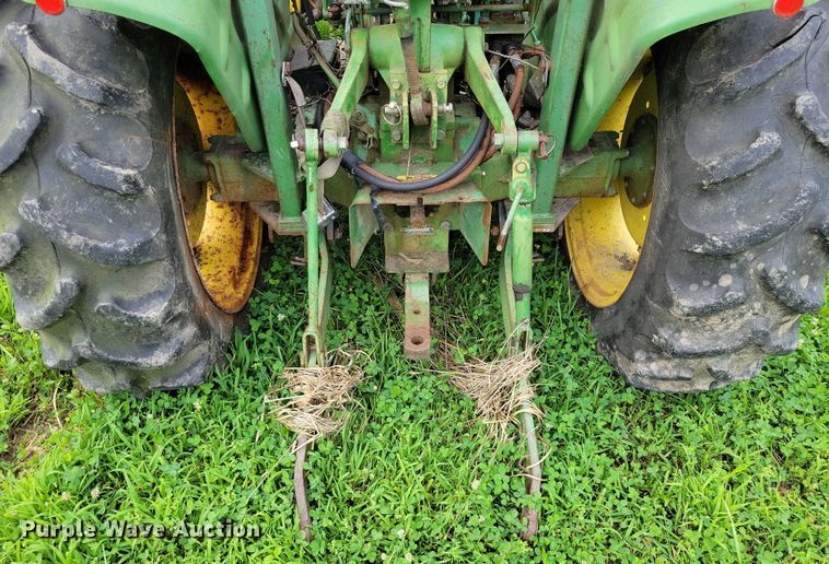 image for item DX7171 1984 John Deere 950 tractor