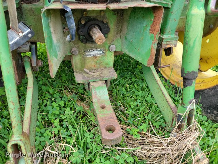 image for item DX7171 1984 John Deere 950 tractor