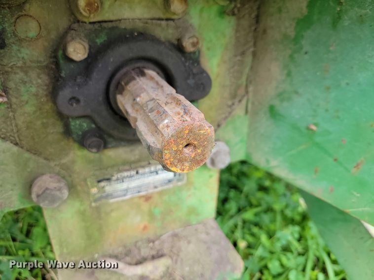 image for item DX7171 1984 John Deere 950 tractor