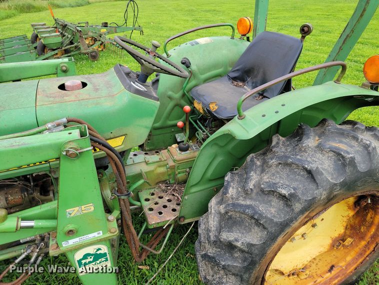 image for item DX7171 1984 John Deere 950 tractor