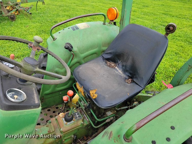 image for item DX7171 1984 John Deere 950 tractor