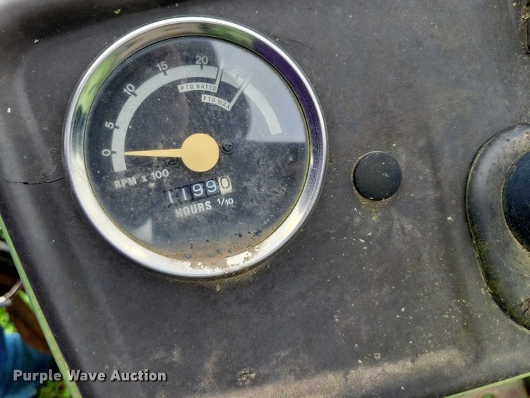 image for item DX7171 1984 John Deere 950 tractor