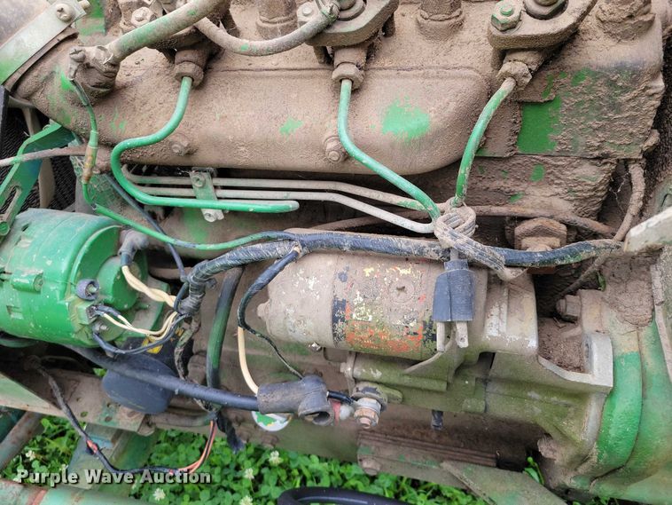 image for item DX7171 1984 John Deere 950 tractor