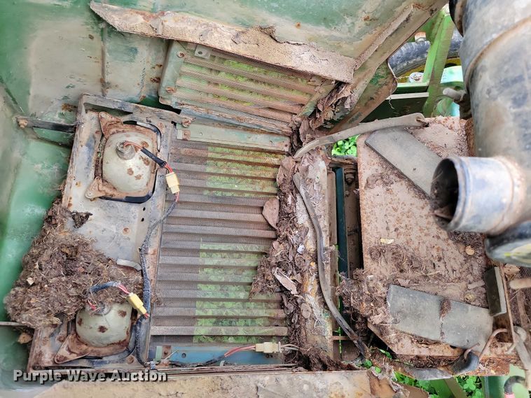 image for item DX7171 1984 John Deere 950 tractor