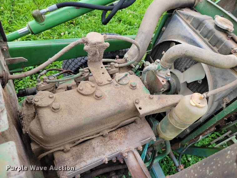 image for item DX7171 1984 John Deere 950 tractor