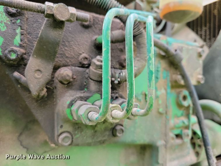 image for item DX7171 1984 John Deere 950 tractor