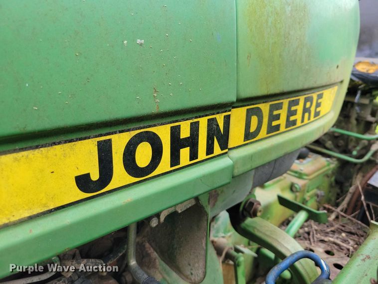 image for item DX7171 1984 John Deere 950 tractor