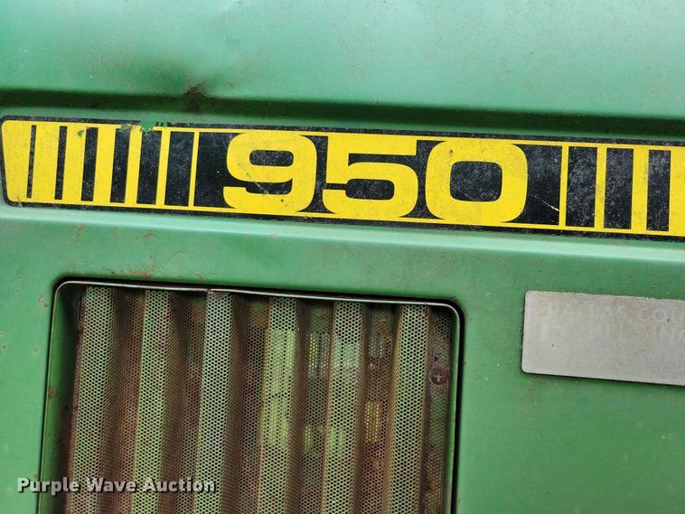 image for item DX7171 1984 John Deere 950 tractor