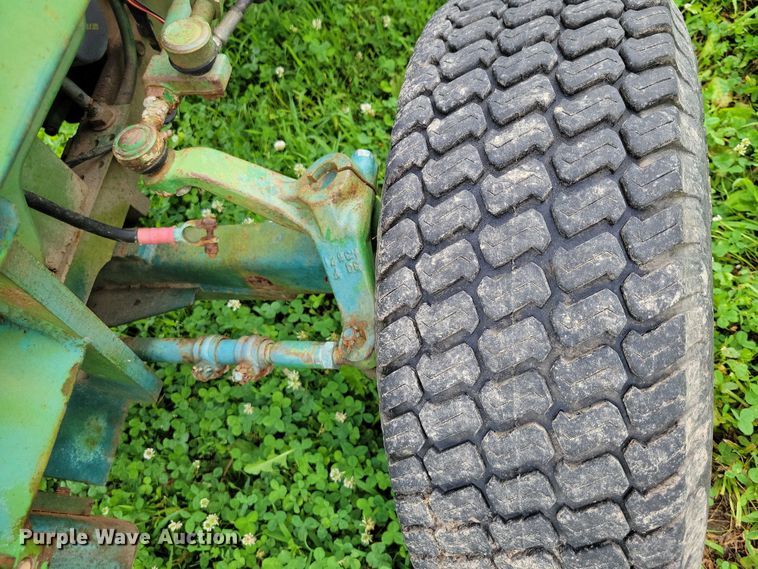 image for item DX7171 1984 John Deere 950 tractor