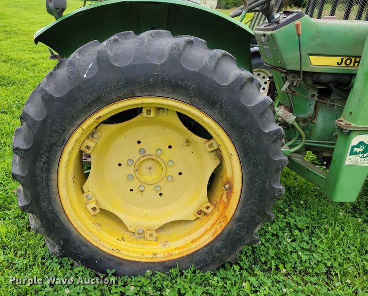 image for item DX7171 1984 John Deere 950 tractor