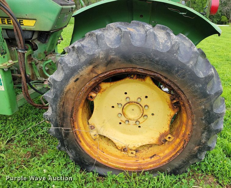 image for item DX7171 1984 John Deere 950 tractor