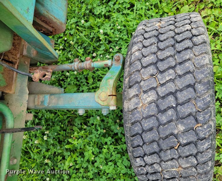 image for item DX7171 1984 John Deere 950 tractor