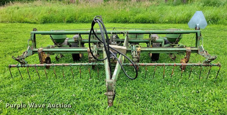 image for item DX7172 John Deere  planter