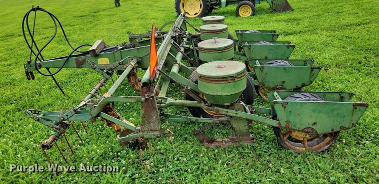 image for item DX7172 John Deere  planter
