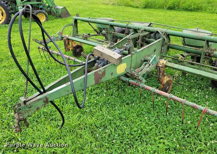 image for item DX7172 John Deere  planter