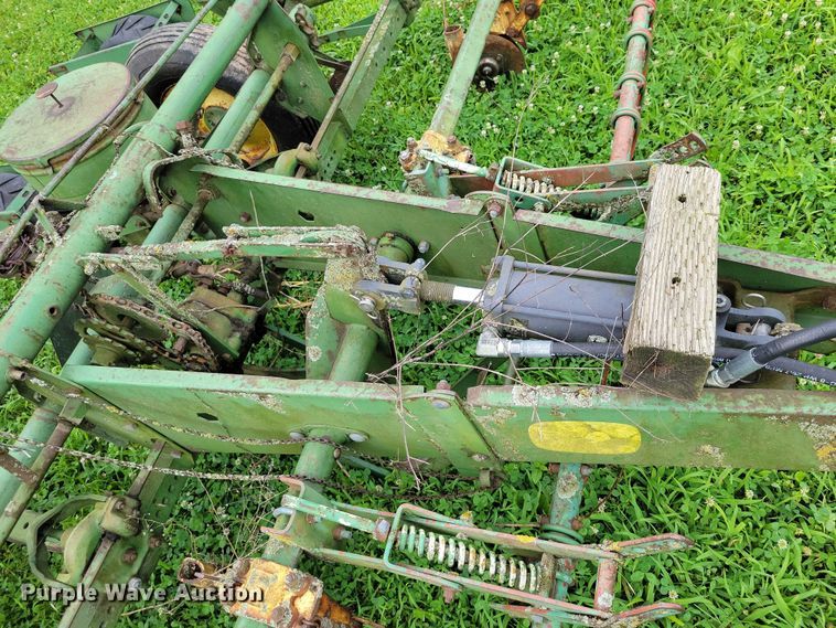 image for item DX7172 John Deere  planter