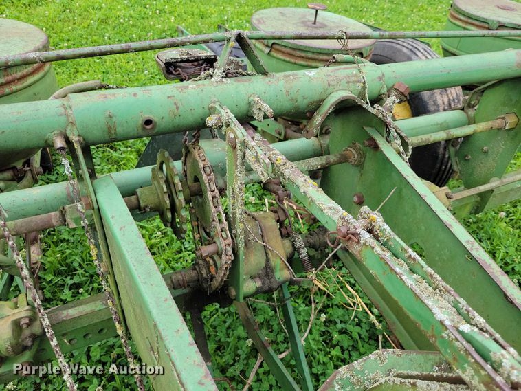 image for item DX7172 John Deere  planter