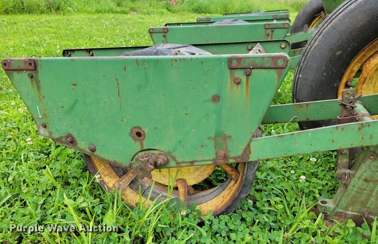 image for item DX7172 John Deere  planter