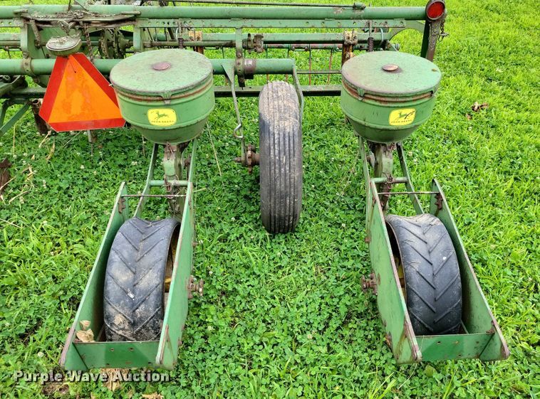 image for item DX7172 John Deere  planter