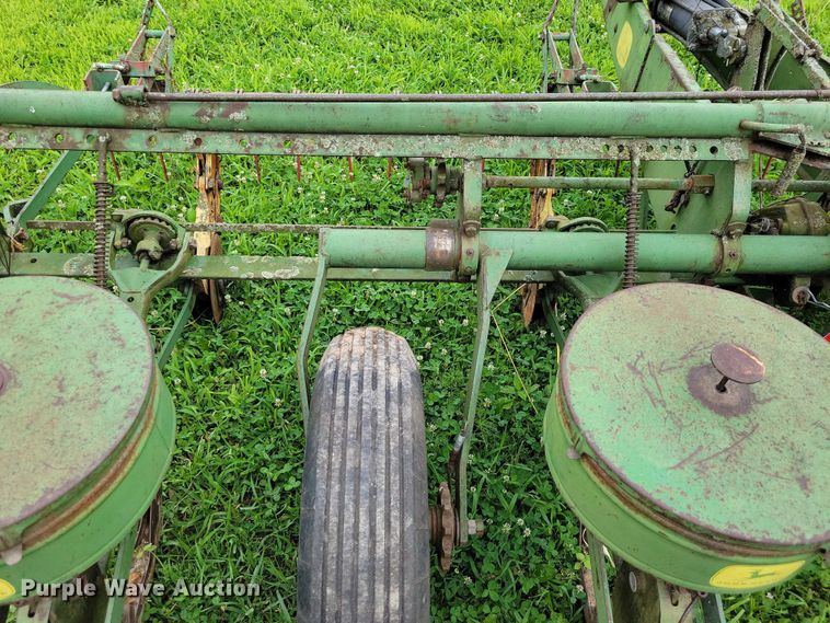 image for item DX7172 John Deere  planter