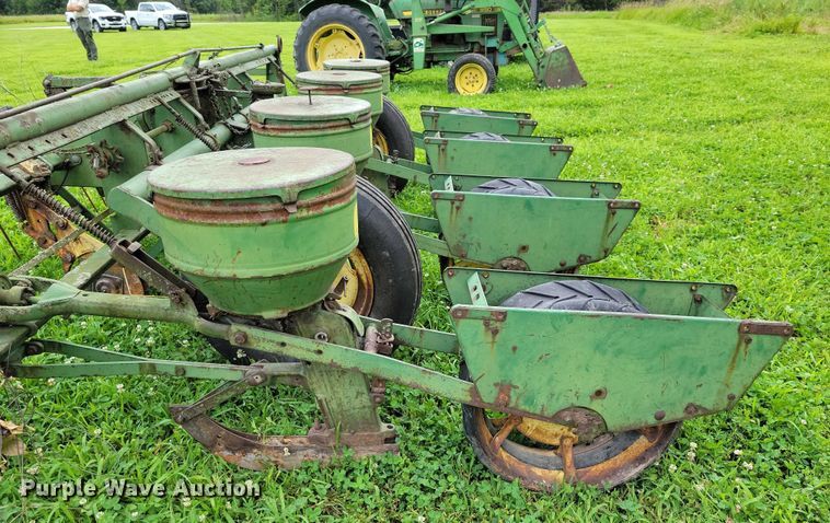 image for item DX7172 John Deere  planter