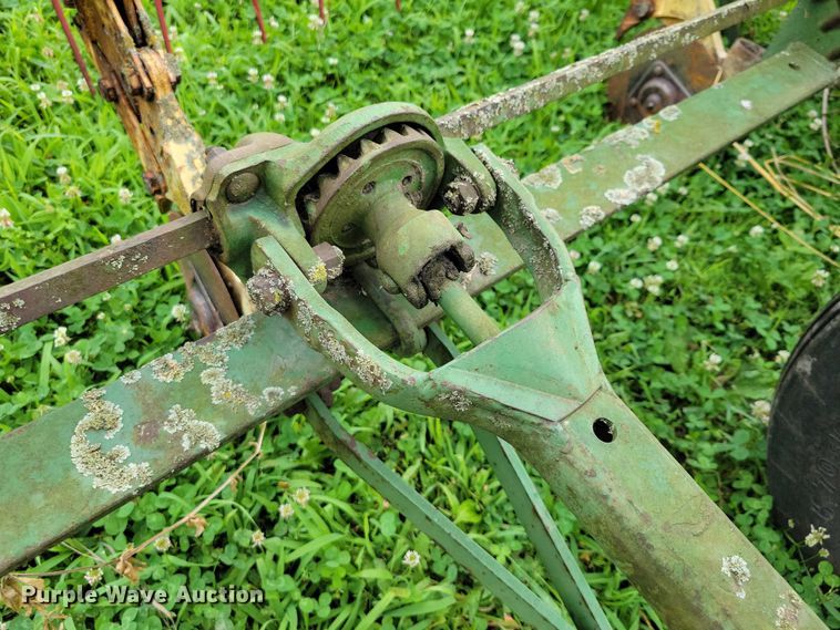 image for item DX7172 John Deere  planter