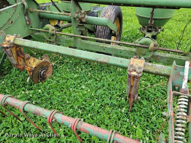 image for item DX7172 John Deere  planter