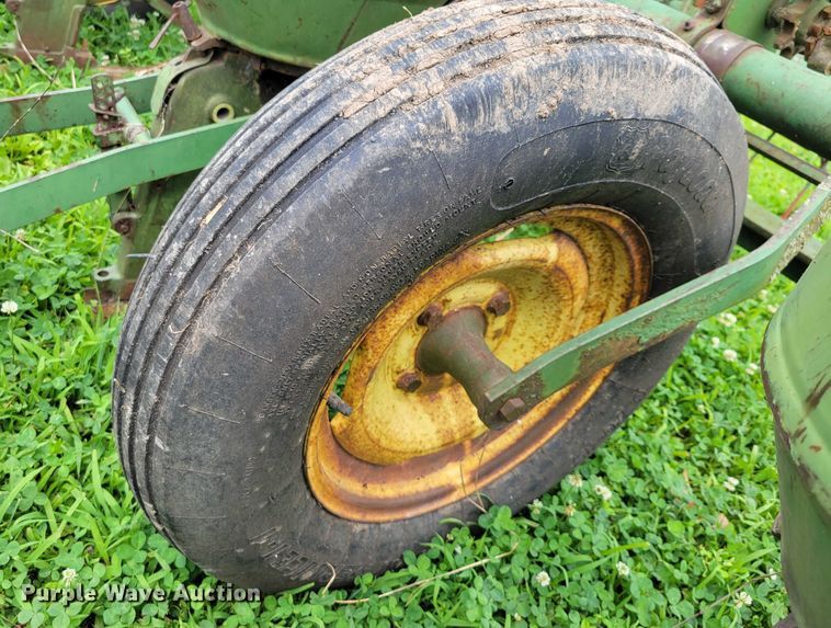 image for item DX7172 John Deere  planter