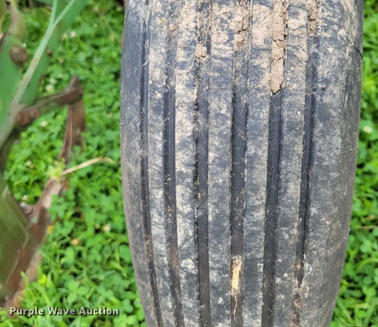 image for item DX7172 John Deere  planter