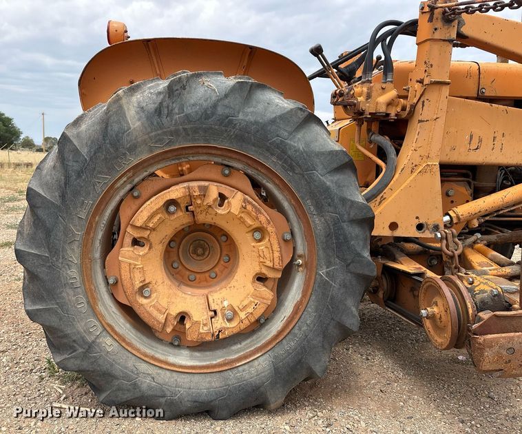 image for item DX8034 International Harvester 504 tractor