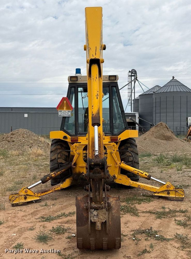 image for item DX8035 JCB 1550B backhoe