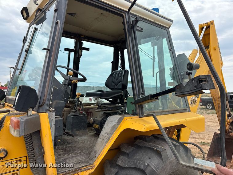 image for item DX8035 JCB 1550B backhoe