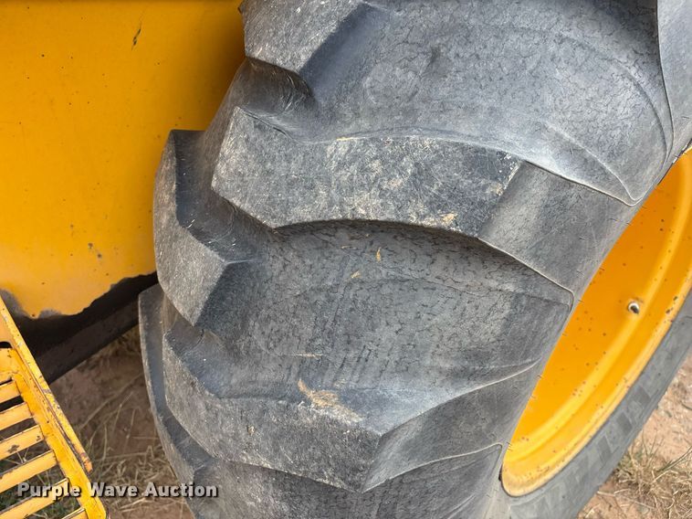 image for item DX8035 JCB 1550B backhoe