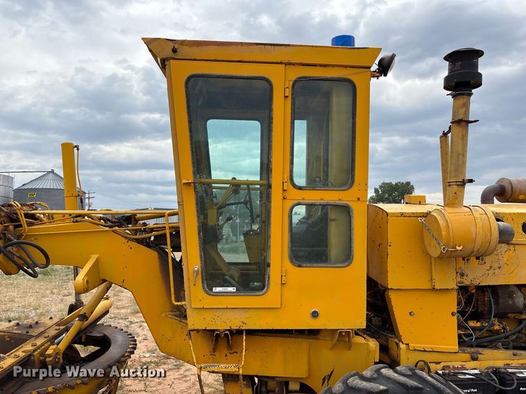 image for item DX8036 1978 Champion 720A motor grader